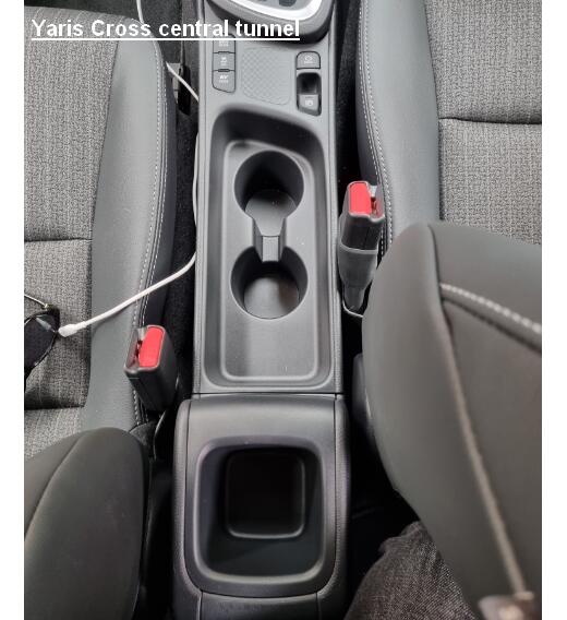 Toyota Yaris Cross armrest