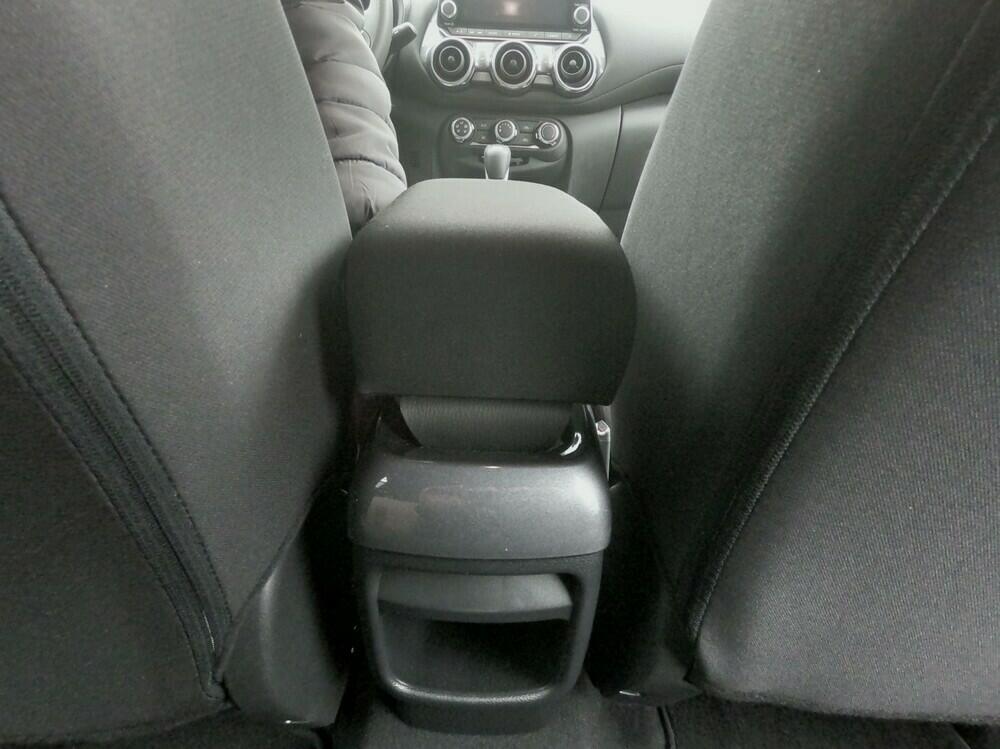 Nissan Juke F16 (dal 2019) bracciolo