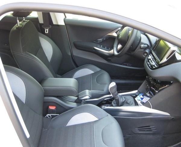 Peugeot 2008 (2013-2019) apoyabrazos - instalación por encaje