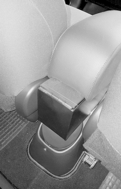 Toyota Yaris - Hybrid 2015-2020 υποβραχιόνιο -Σύστημα σύνδεσης plug-in