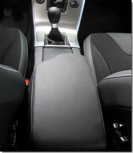 ボルボXC60 (2008-2016)-追加のアームレスト-プラグイン式取付システム