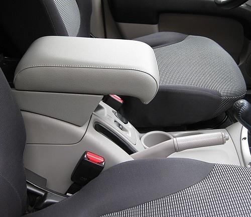 Mitsubishi L200 2006-2014 επιπλέον υποβραχιόνιο - αόρατη εγκατάσταση