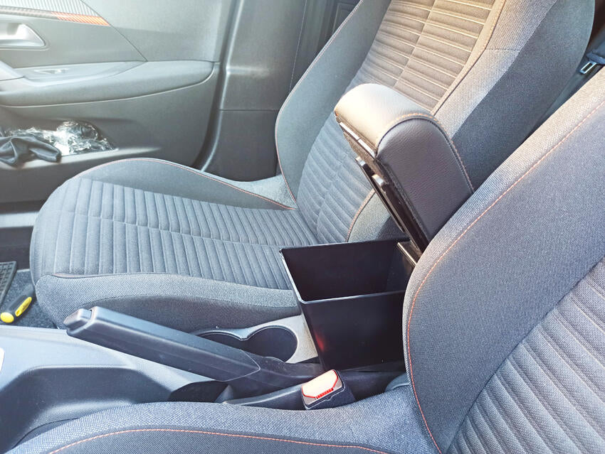 Peugeot 2008 (dal 2020) - bracciolo - installazione senza fori