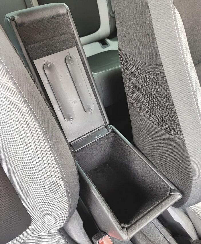 Skoda Fabia 2014-2021-υποβραχιόνιο Ασφάλιστρο-εγκατάσταση χωρίς τρύπες