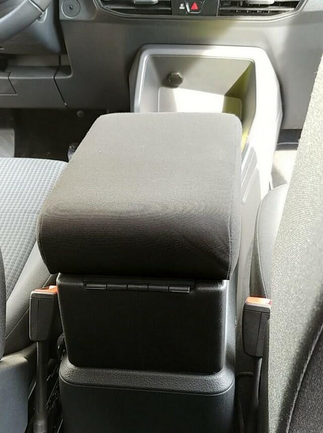 Volkswagen Caddy 5 serie (dal 2021) bracciolo - installazione invisibile