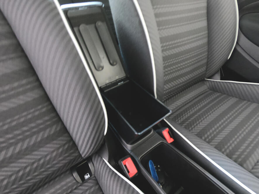 Fiat 500E electric - armrest