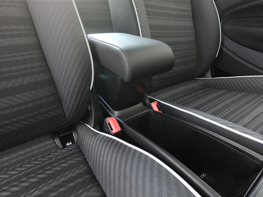 Fiat 500E electric - armrest