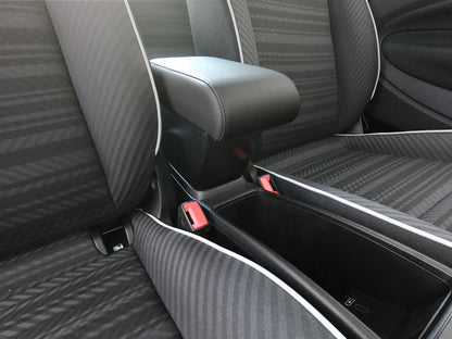 Fiat 500E electric - armrest