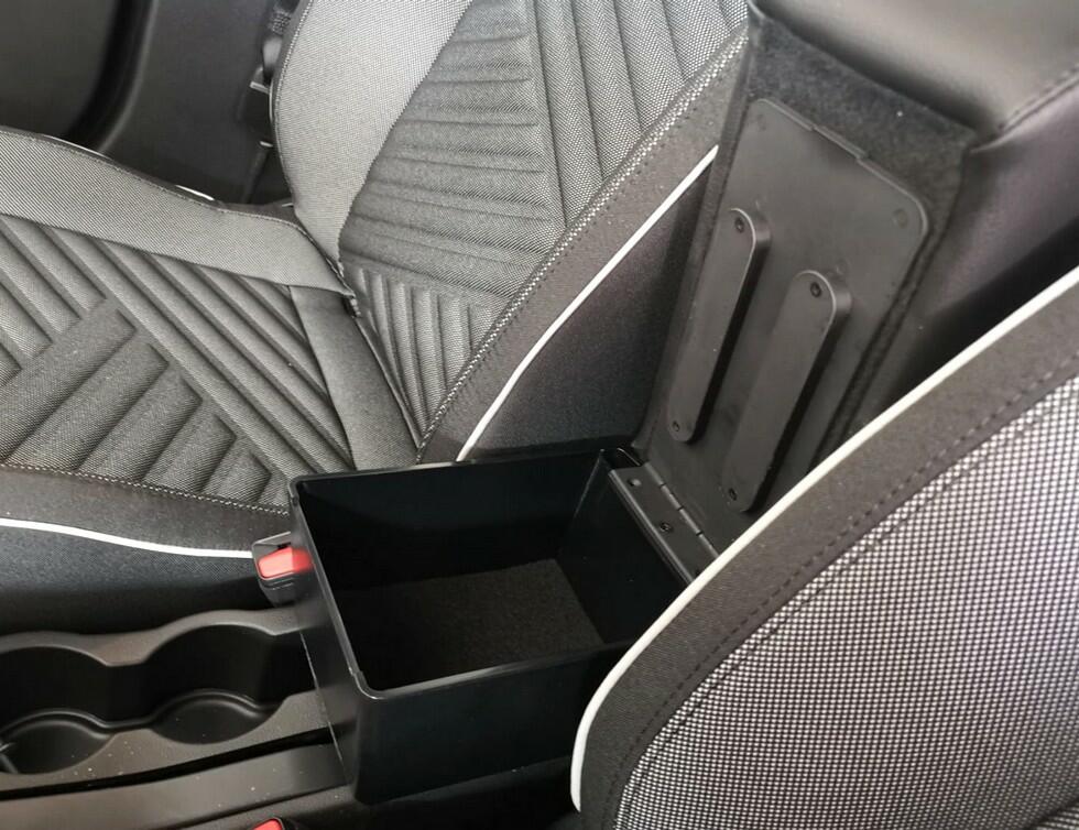 Fiat 600 Hybrid bracciolo - installazione senza fori