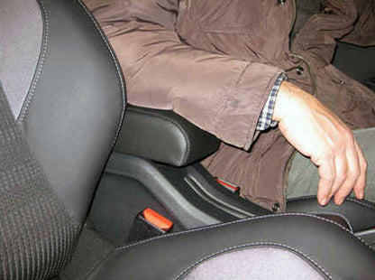 Peugeot 2008 (2013-2019) apoyabrazos - instalación por encaje