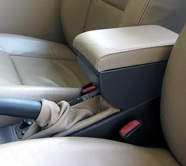 Saab 9.3 - 900S-SE apoio de braco - instalação invisível