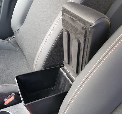 Toyota Aygo X Hybrid (2026年以来) アームレスト - 目に見えないインスタレーション