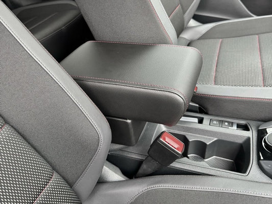 フォルクスワーゲン T-Rocアームレスト - 目に見えないインスタレーション